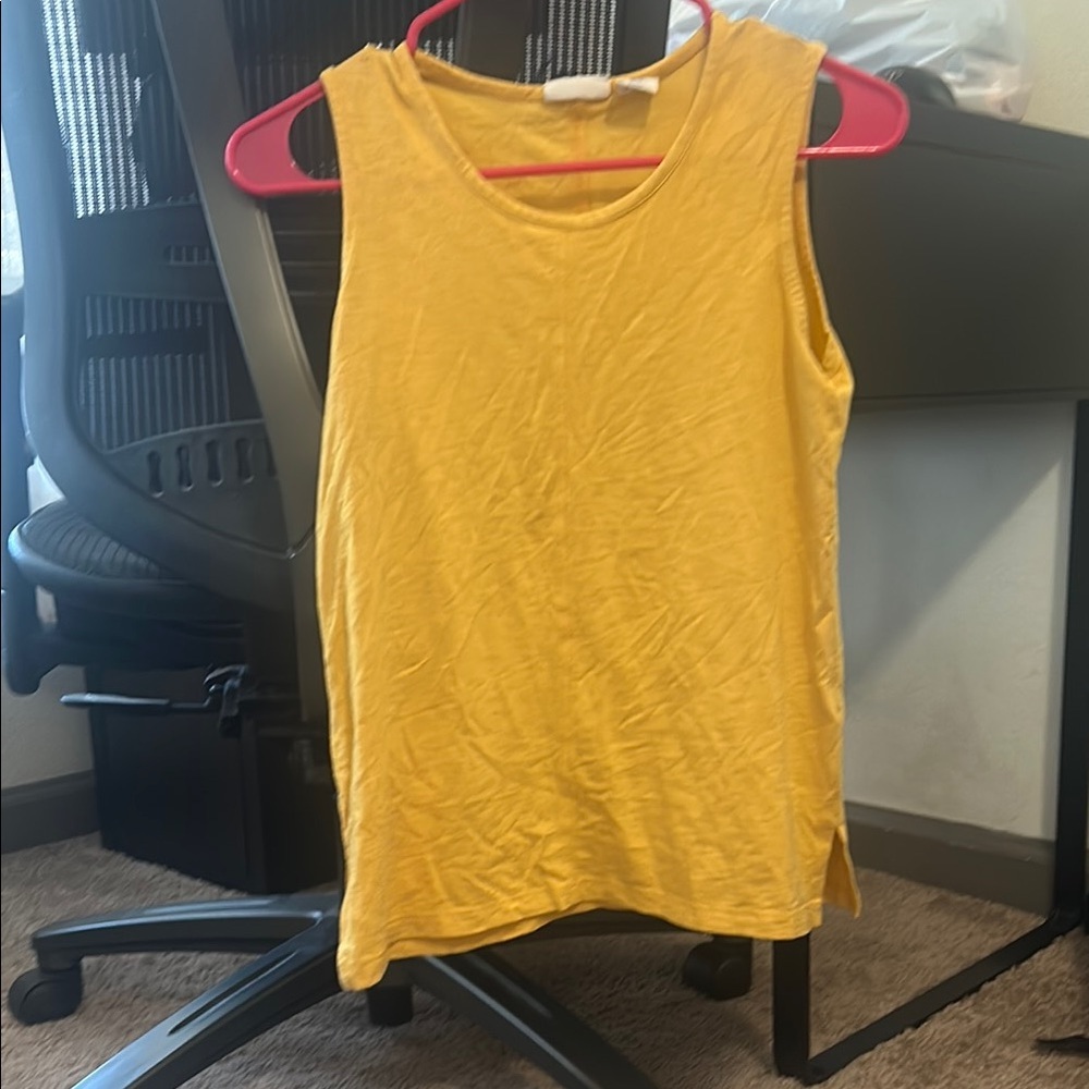 Yellow tank  Top